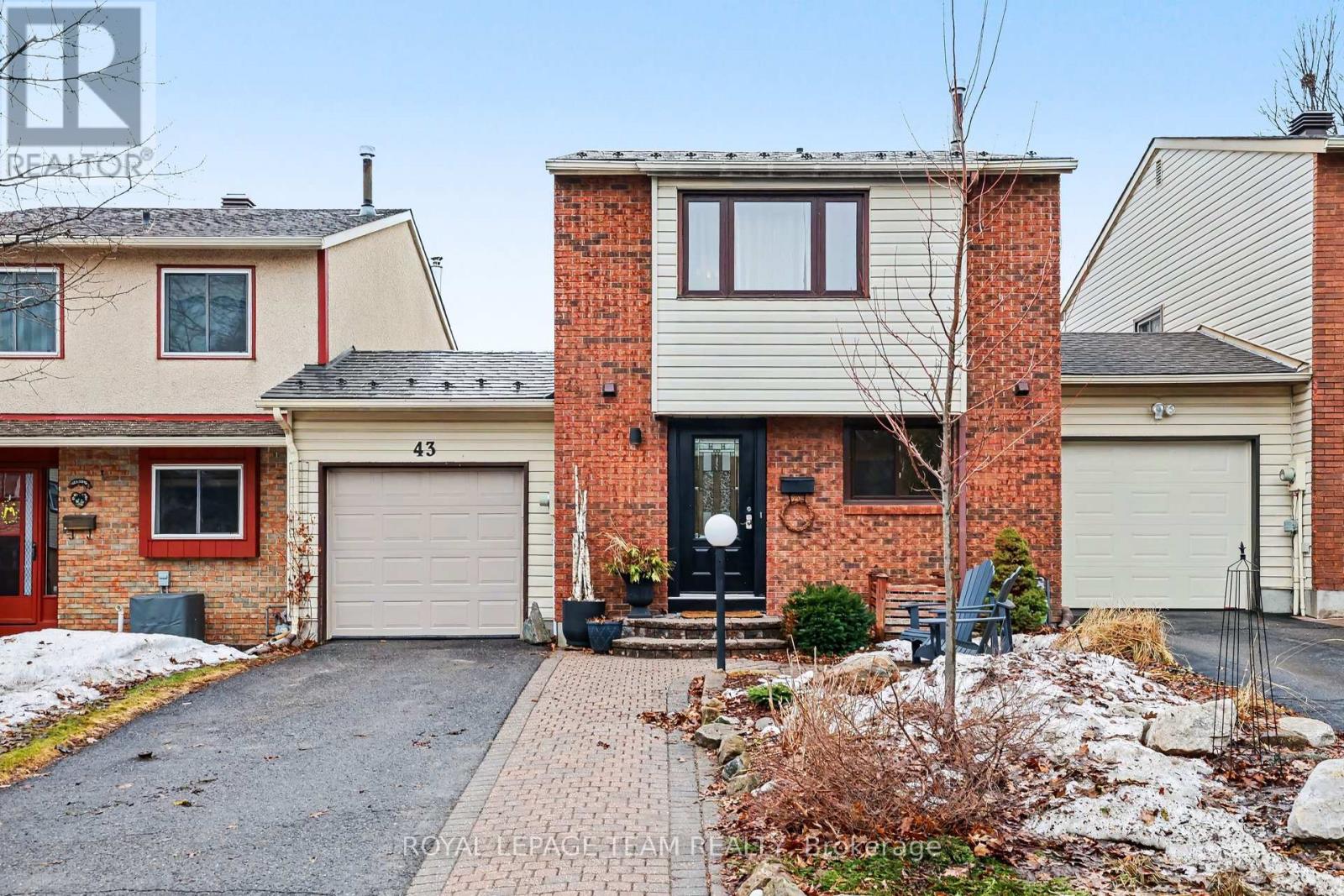 43 WHELAN DRIVE, Ottawa, Ontario