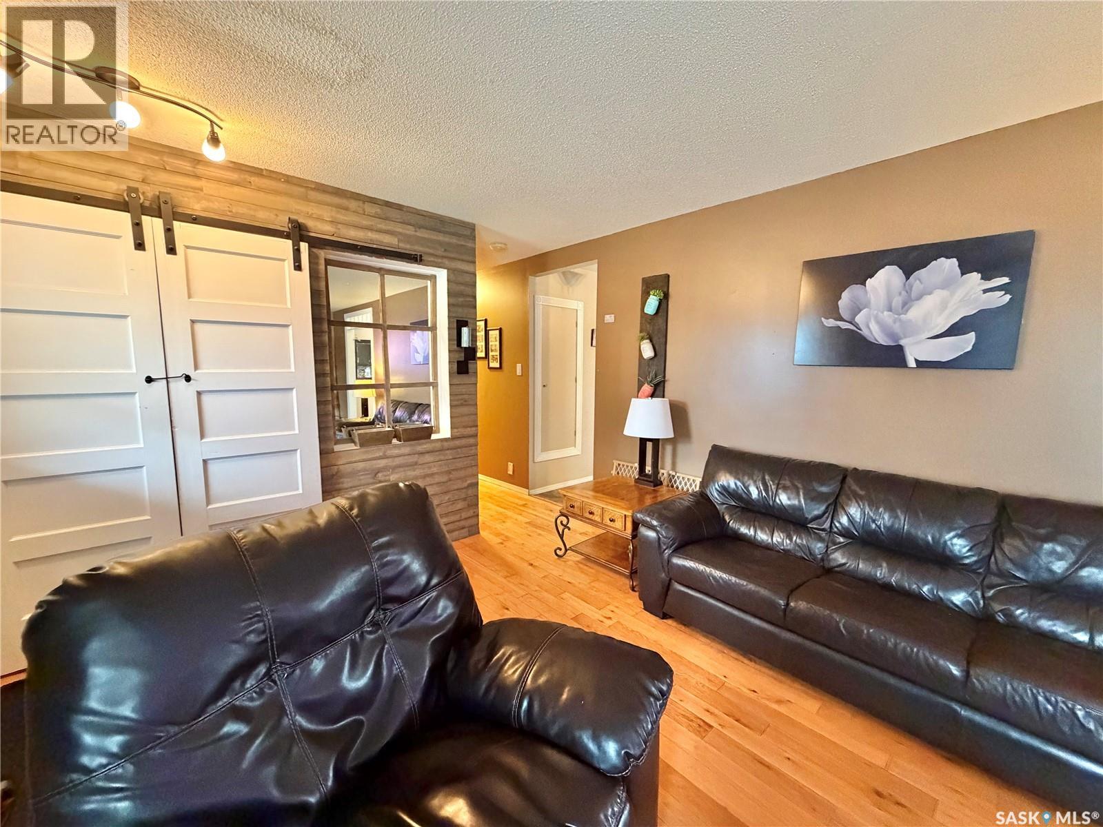 361 Fourth Avenue N, Yorkton, Saskatchewan  S3N 1B5 - Photo 8 - SK032448