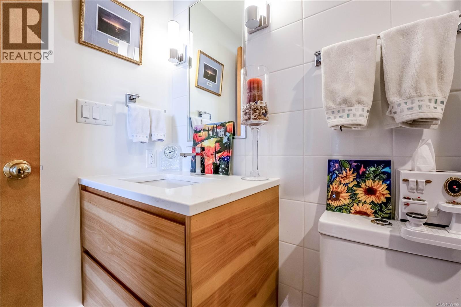 1402 989 Johnson St, Victoria, British Columbia  V8V 0E3 - Photo 35 - 1039490
