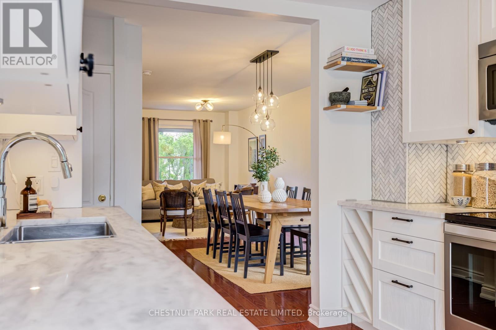 89 Frater Avenue, Toronto, Ontario  M4C 2H7 - Photo 8 - E13444902