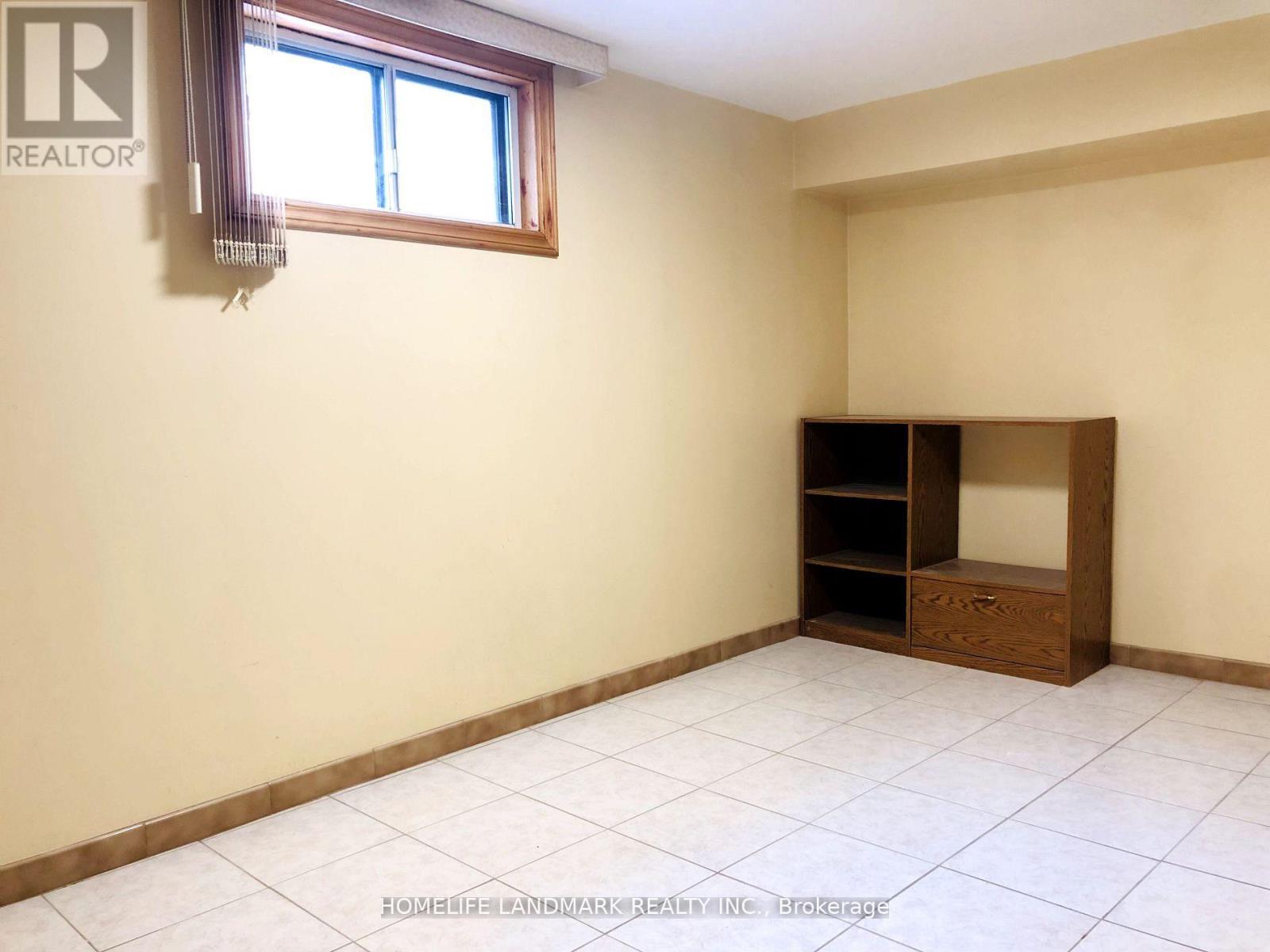 Bsmt - 8 Plainfield Road, Toronto, Ontario M9N 1G7 - Photo 12 - W13470258