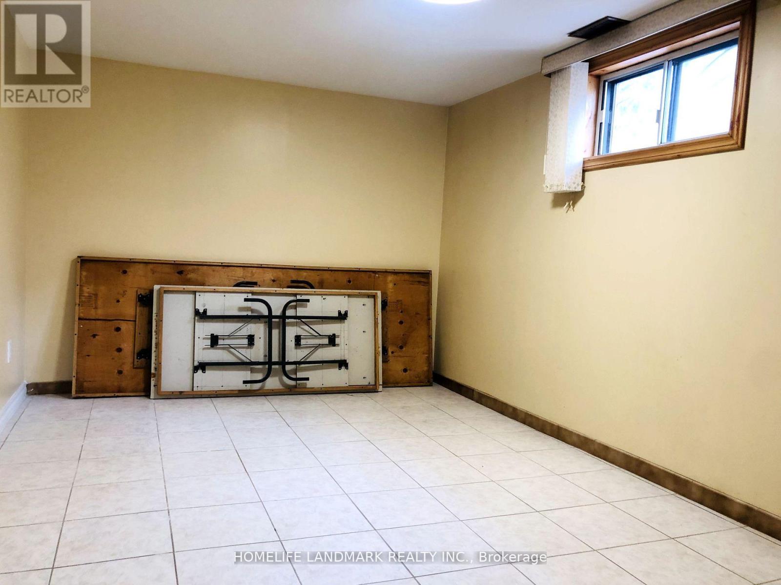 Bsmt - 8 Plainfield Road, Toronto, Ontario M9N 1G7 - Photo 13 - W13470258