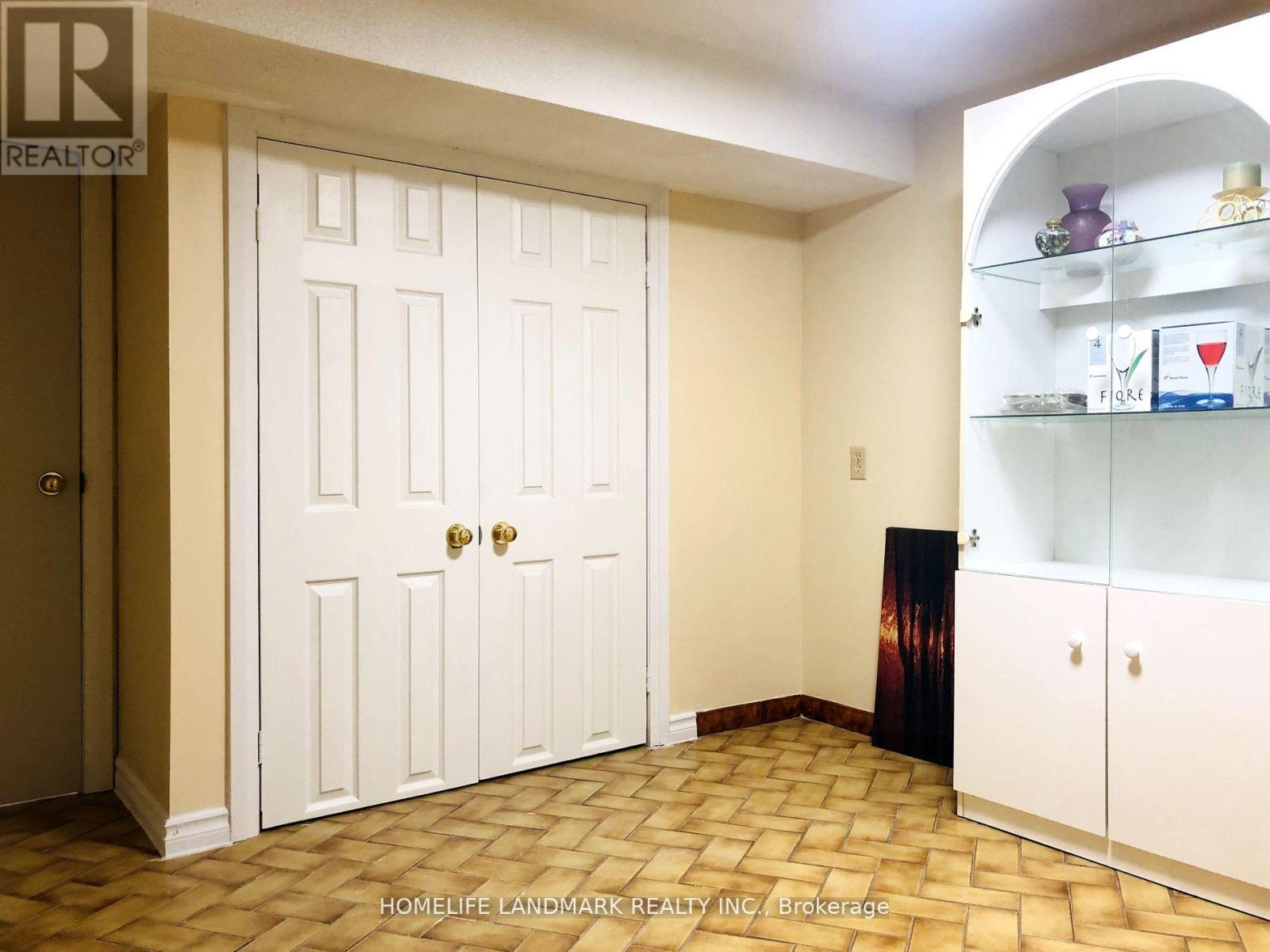 Bsmt - 8 Plainfield Road, Toronto, Ontario M9N 1G7 - Photo 15 - W13470258