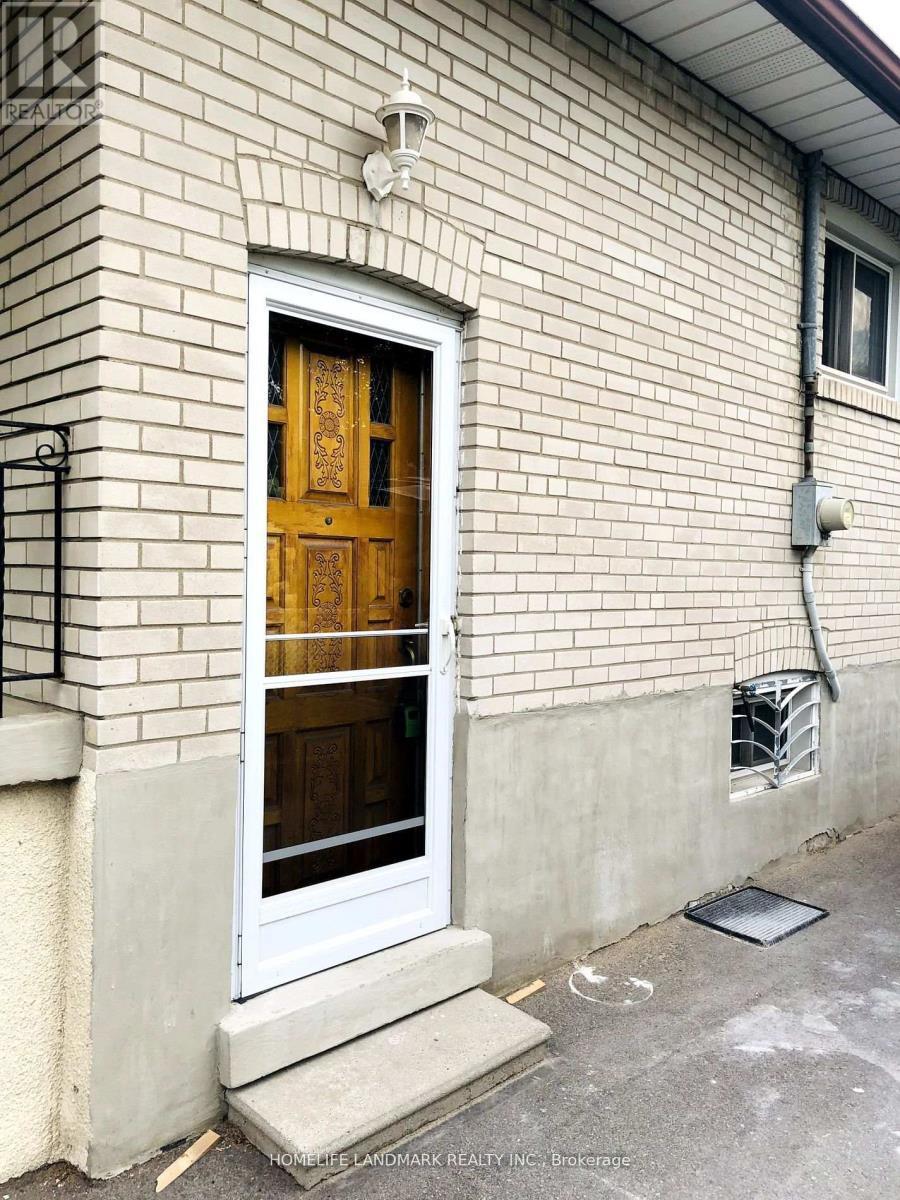 Bsmt - 8 Plainfield Road, Toronto, Ontario M9N 1G7 - Photo 2 - W13470258