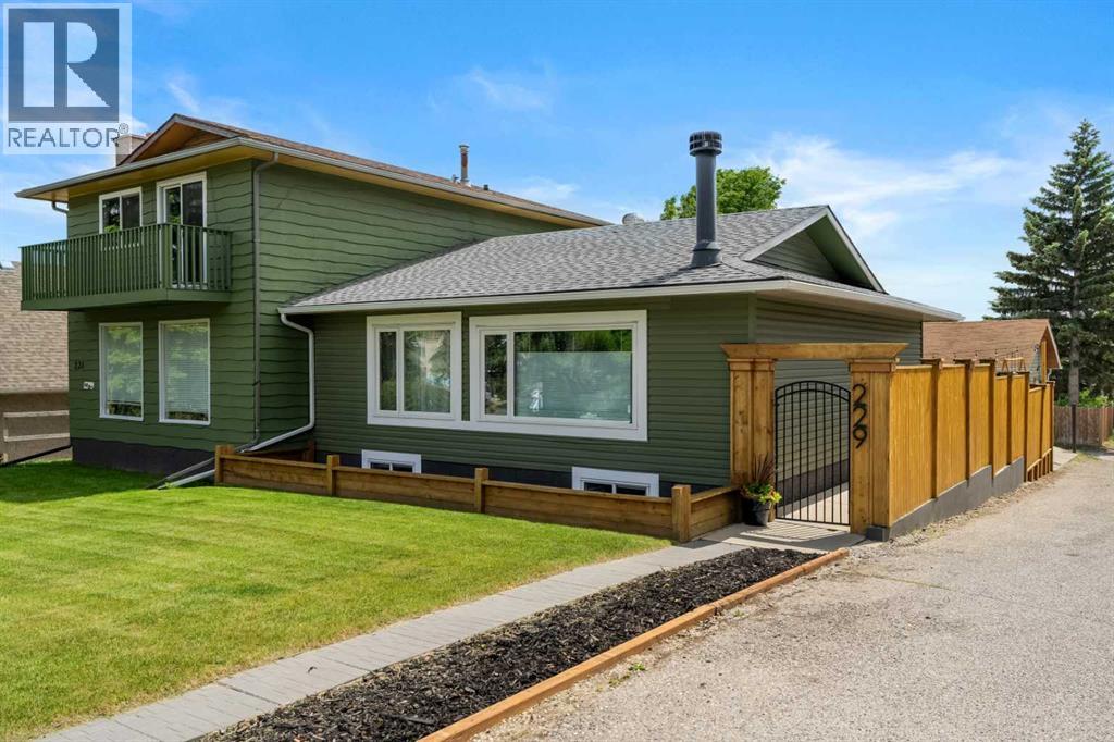 229 84 Avenue SE, Calgary, Alberta  T2H 1N5 - Photo 2 - A2322113