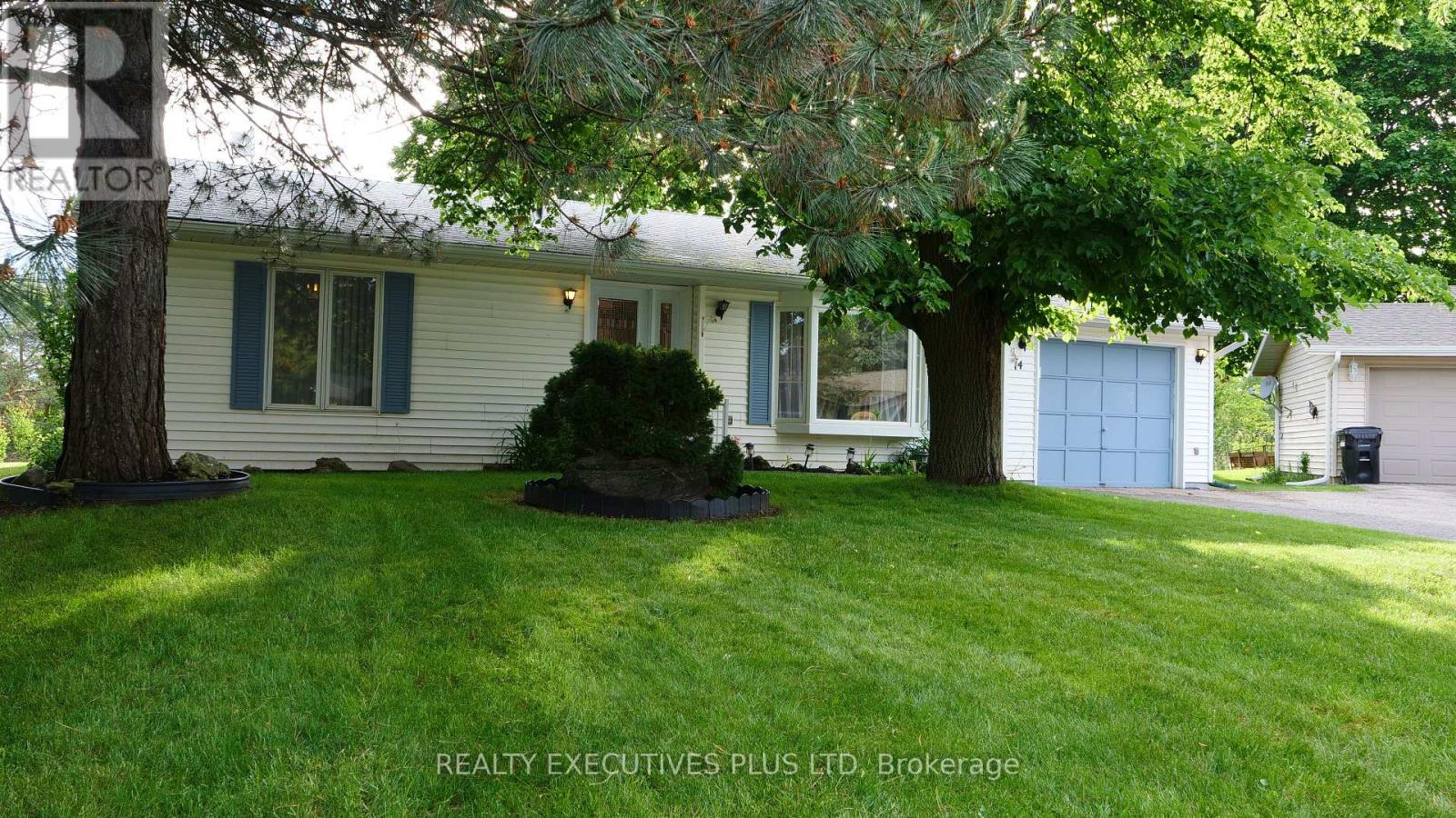 14 Butternut Court, New Tecumseth, Ontario  L0G 1W0 - Photo 2 - N13470288