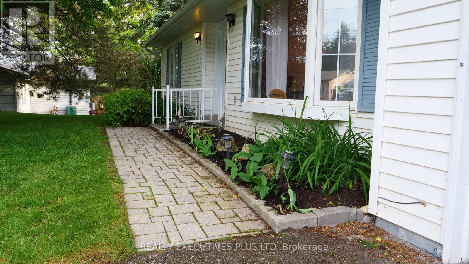 14 Butternut Court, New Tecumseth, Ontario  L0G 1W0 - Photo 3 - N13470288