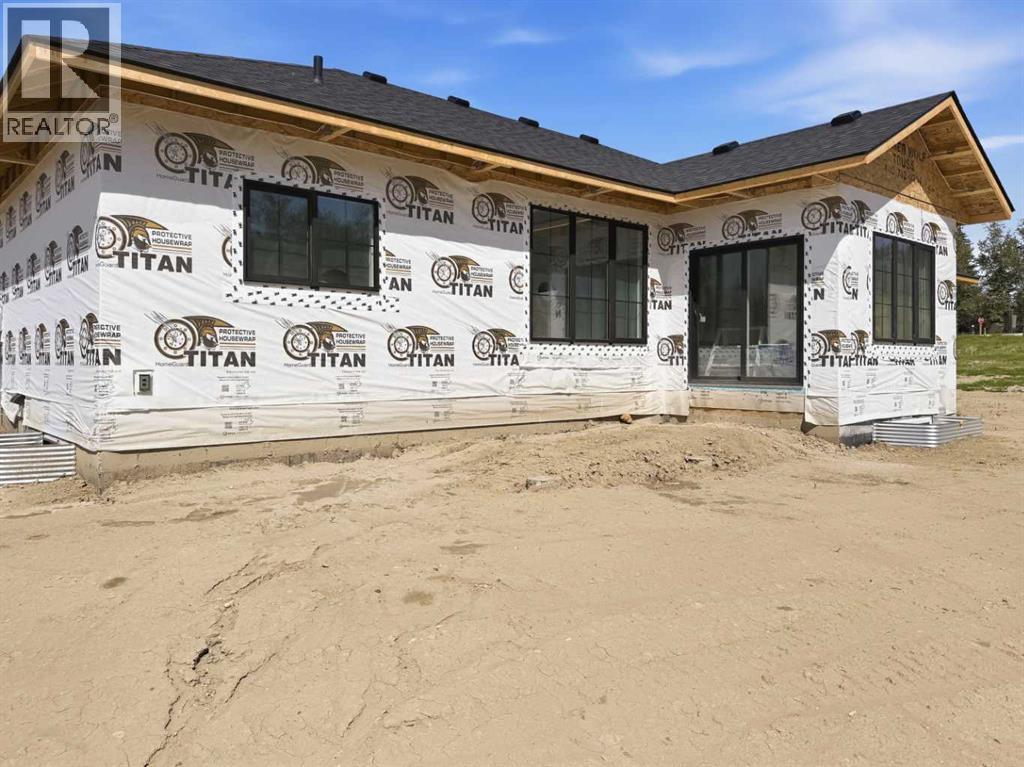 148 Burbank Heights, Rural Lacombe County, Alberta  T0M 0J0 - Photo 8 - A2315786