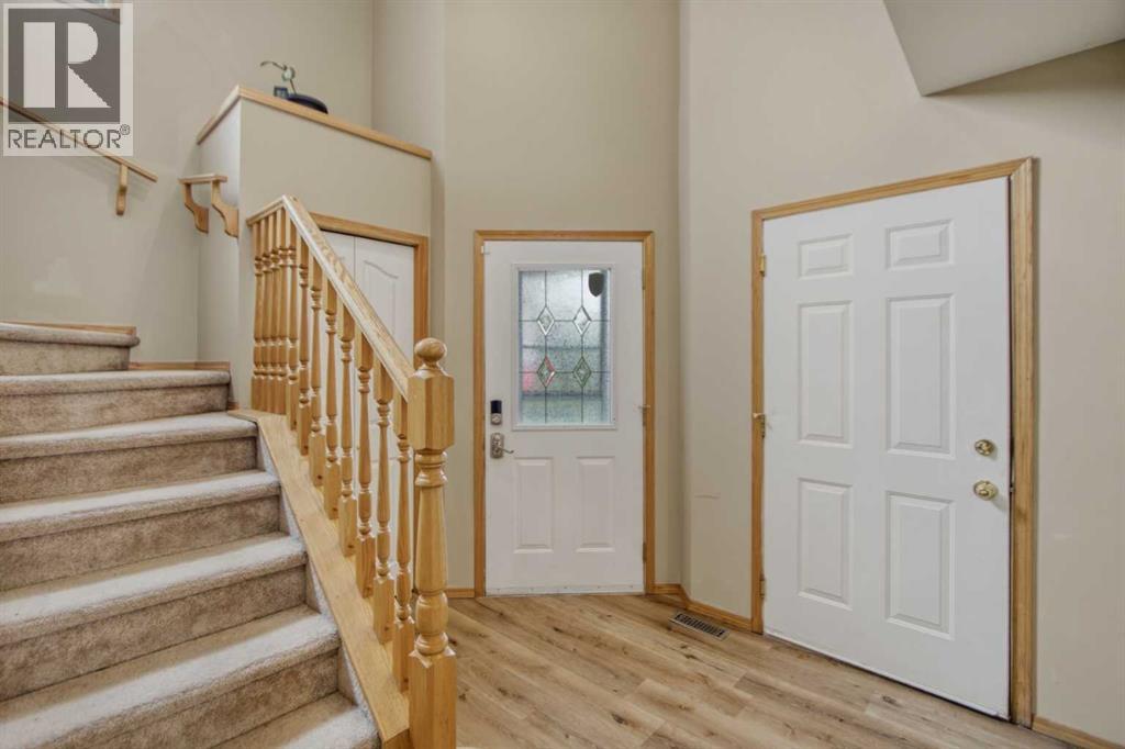 88 Willowbrook Crescent Nw, Airdrie, Alberta  T4B 2S4 - Photo 2 - A2322874