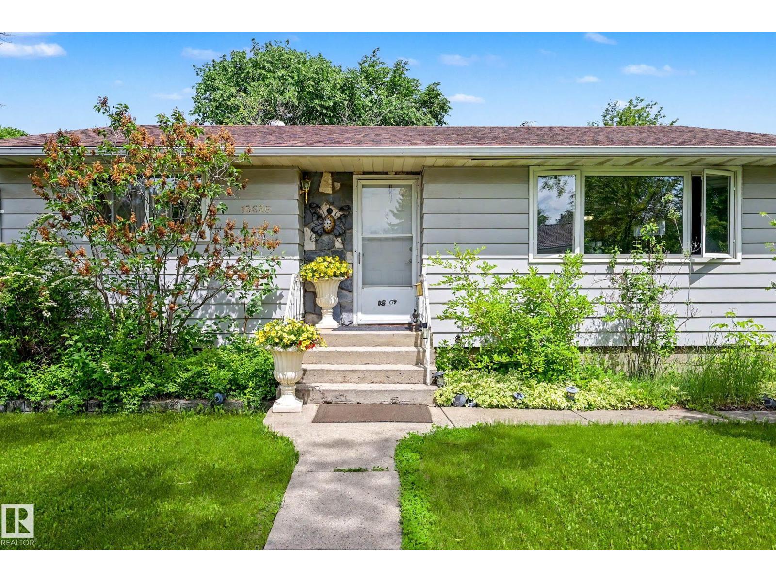 13636 122 Ave. NW NW, Edmonton, Alberta  T5L 2V8 - Photo 2 - E4494867