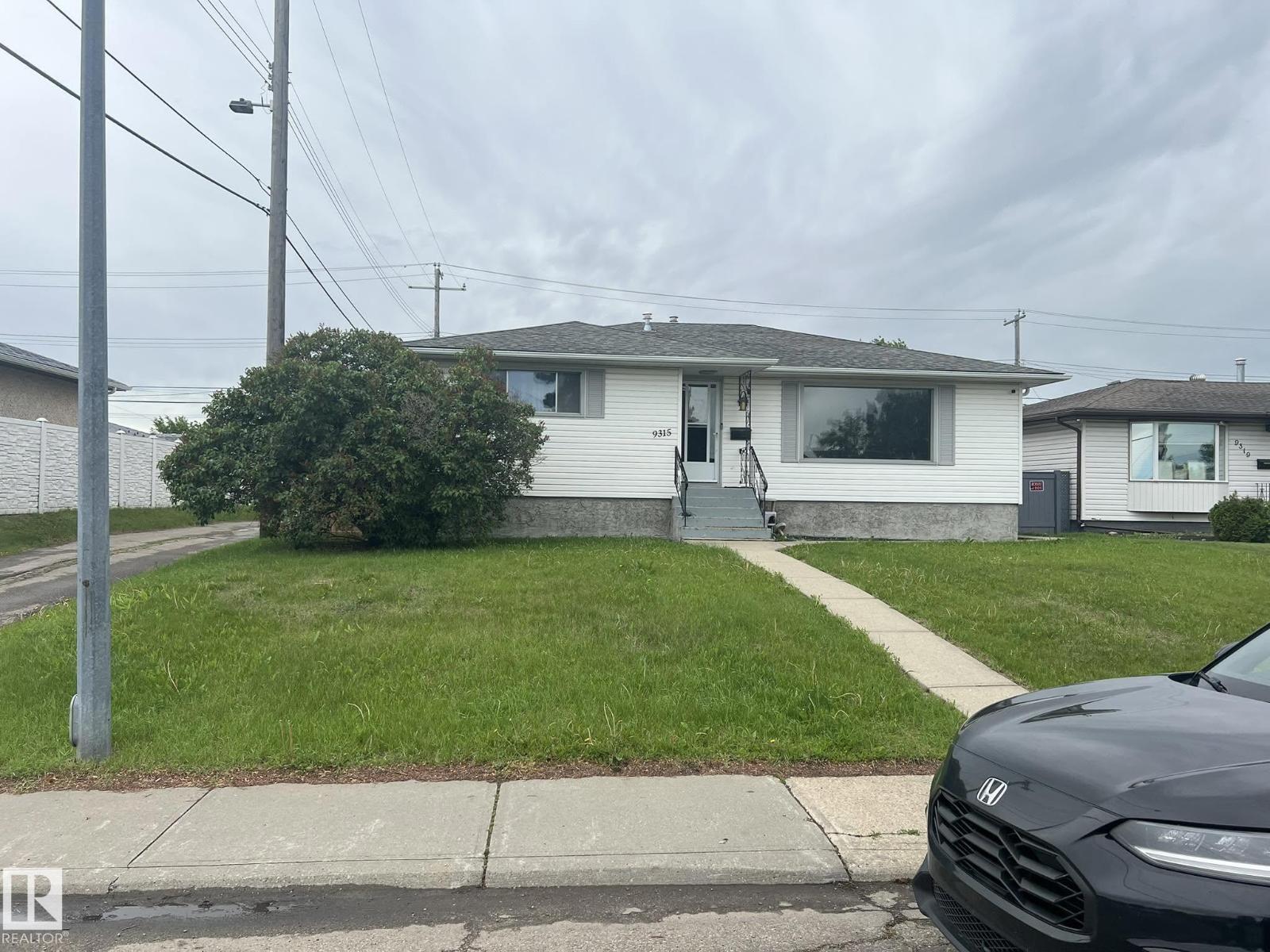 9315 132A AV NW, edmonton, Alberta