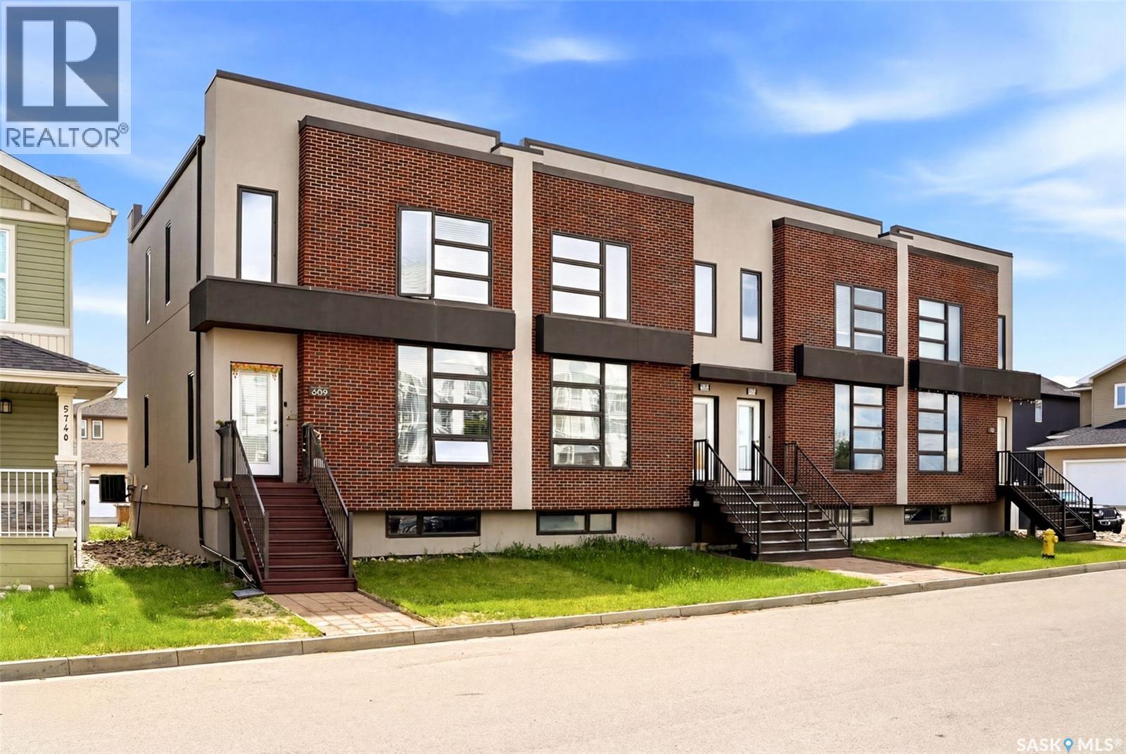 5736 Glide CRESCENT, Regina, Saskatchewan