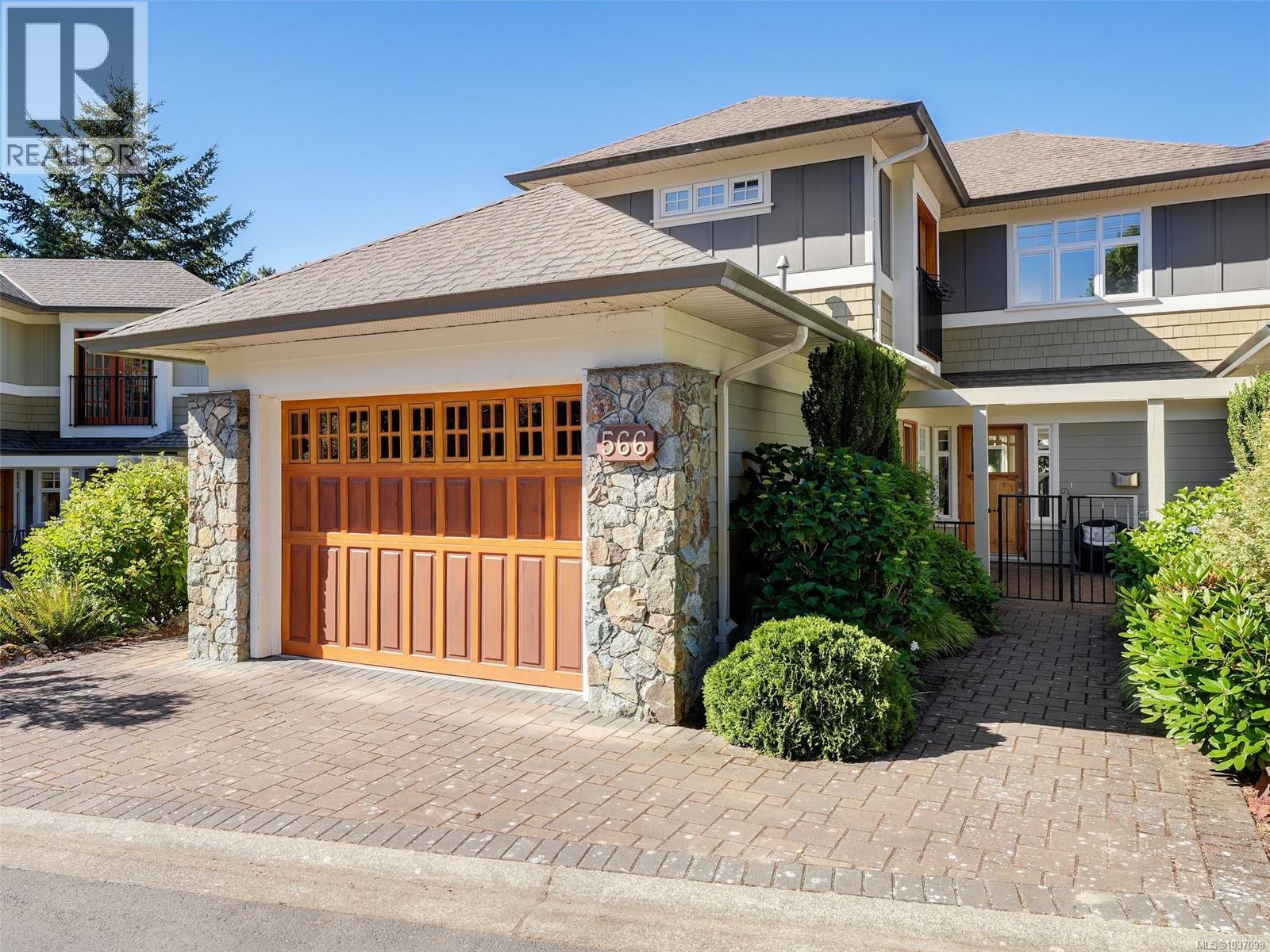 566 Caselton Pl, Saanich, British Columbia  V8Z 7Y5 - Photo 1 - 1037099