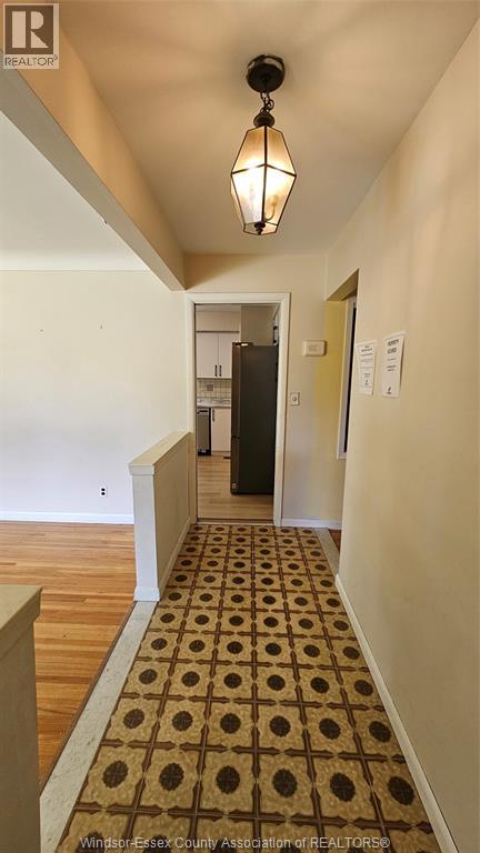 2721 Virginia Park Avenue, Windsor, Ontario  N9E 2B5 - Photo 2 - 26014653