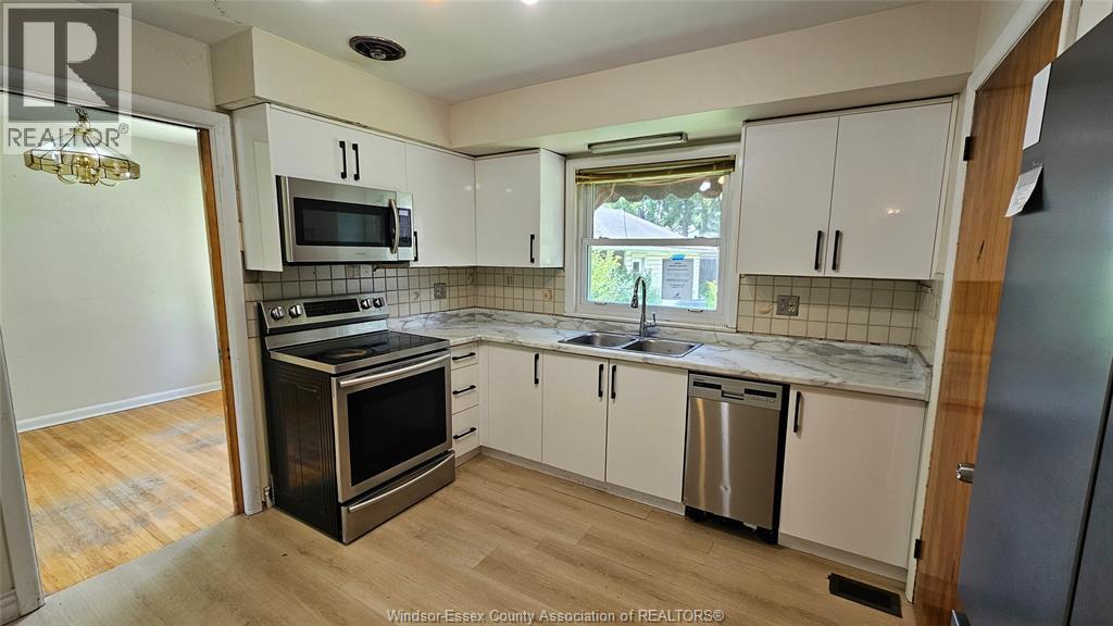 2721 Virginia Park Avenue, Windsor, Ontario  N9E 2B5 - Photo 7 - 26014653
