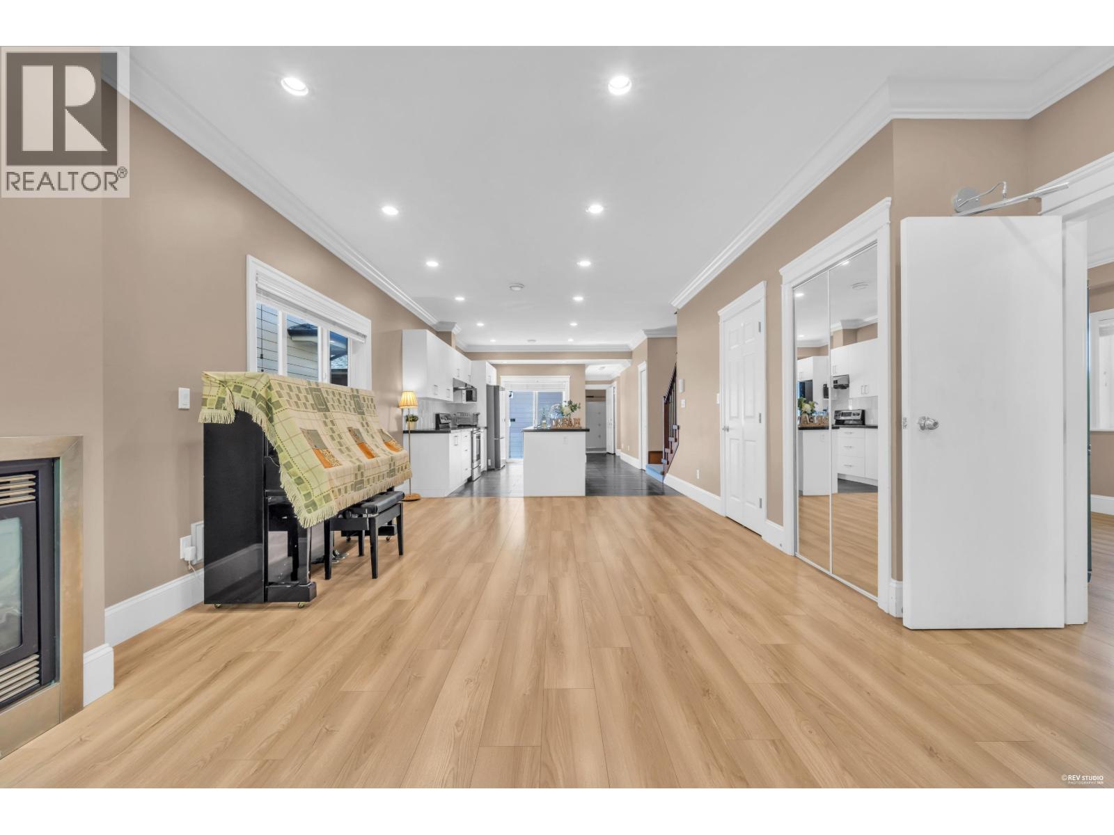 6600 Granville Avenue, Richmond, British Columbia  V7C 1G1 - Photo 2 - R3138037
