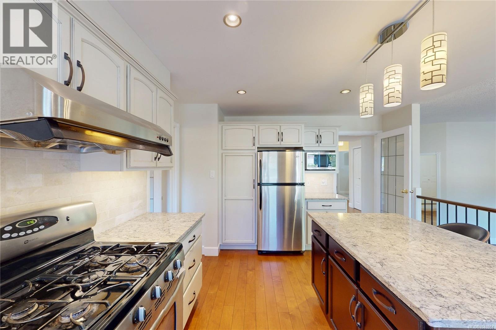 4767 Elliot Pl, Saanich, British Columbia  V8Y 3E4 - Photo 12 - 1040961