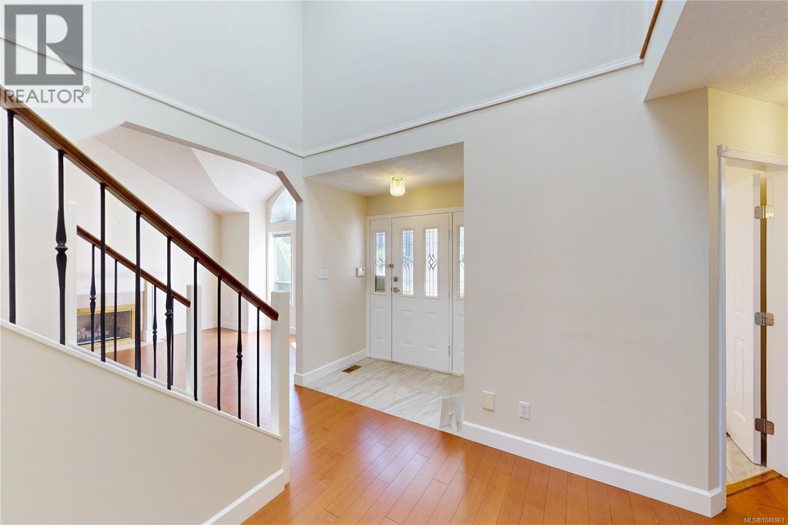 4767 Elliot Pl, Saanich, British Columbia  V8Y 3E4 - Photo 6 - 1040961