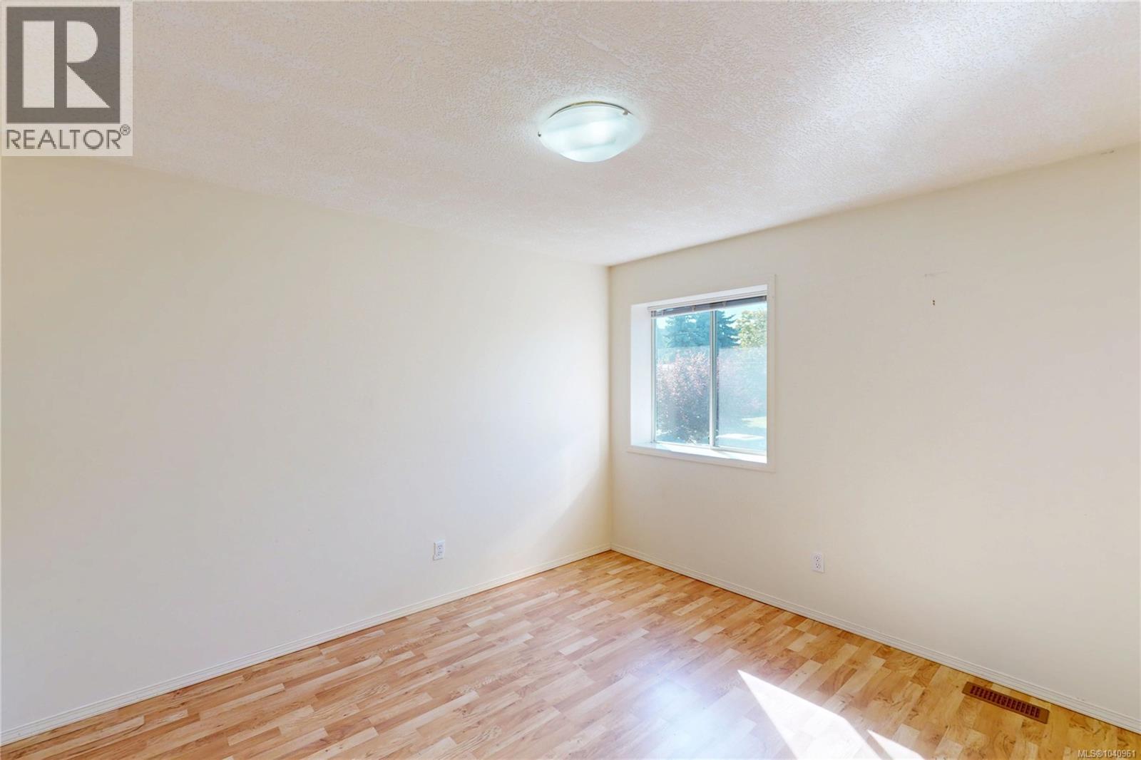 4767 Elliot Pl, Saanich, British Columbia  V8Y 3E4 - Photo 44 - 1040961