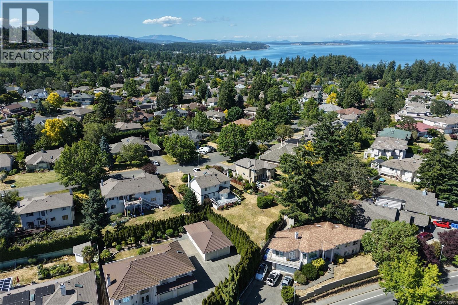 4767 Elliot Pl, Saanich, British Columbia  V8Y 3E4 - Photo 72 - 1040961