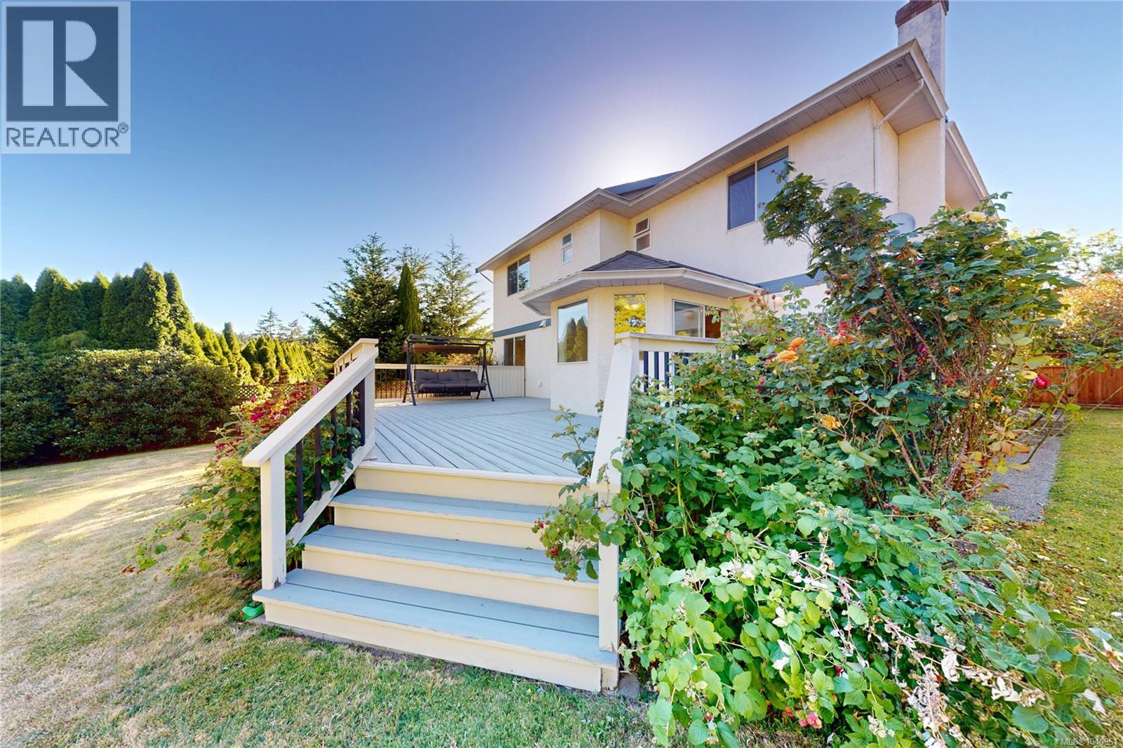 4767 Elliot Pl, Saanich, British Columbia  V8Y 3E4 - Photo 52 - 1040961