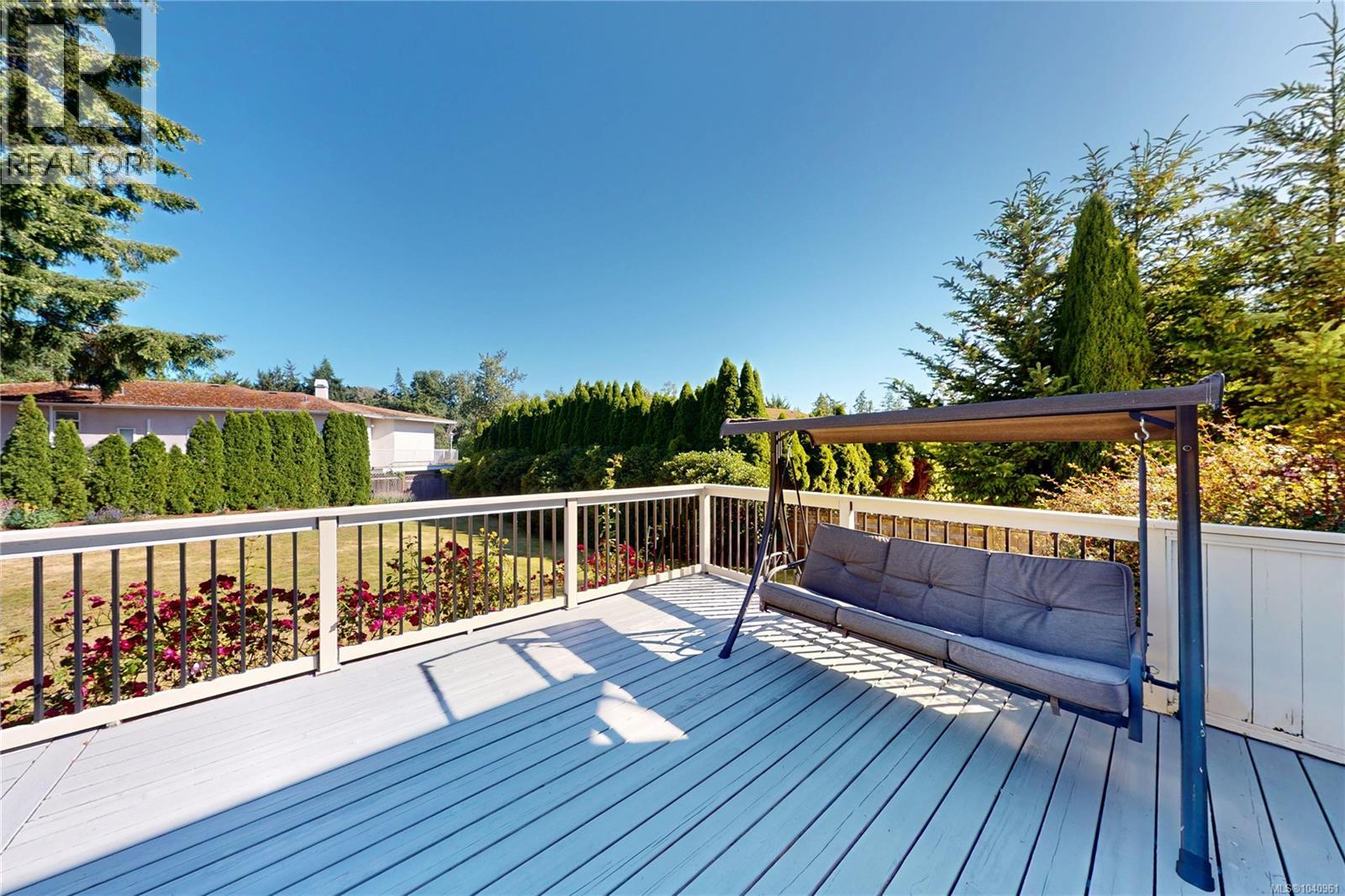 4767 Elliot Pl, Saanich, British Columbia  V8Y 3E4 - Photo 54 - 1040961