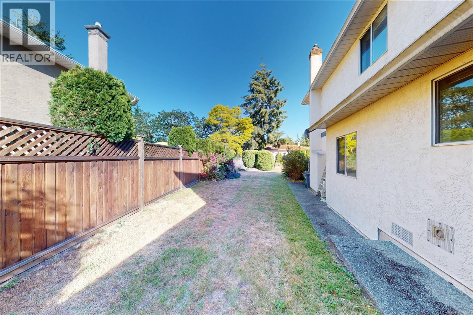 4767 Elliot Pl, Saanich, British Columbia  V8Y 3E4 - Photo 59 - 1040961