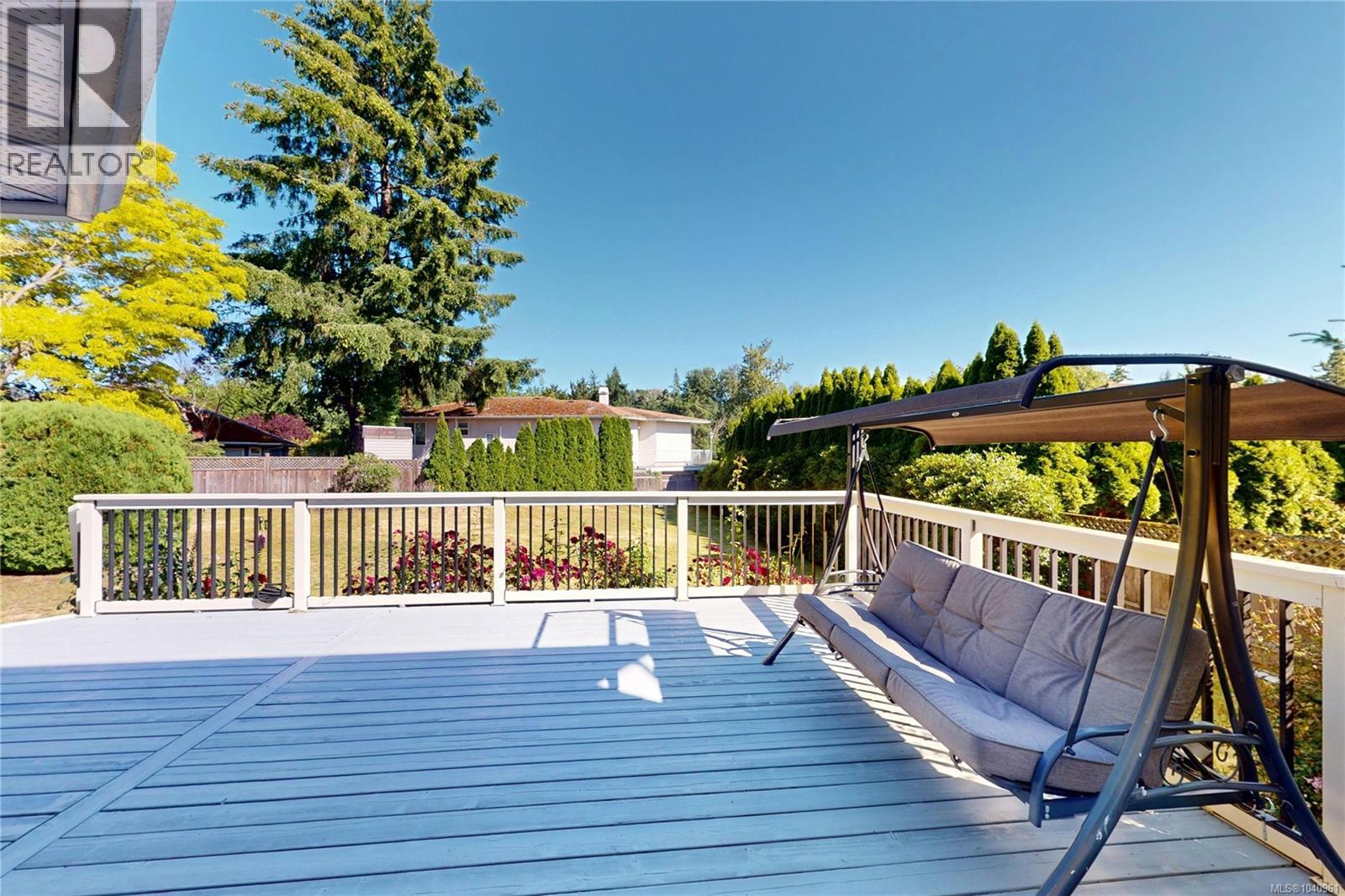 4767 Elliot Pl, Saanich, British Columbia  V8Y 3E4 - Photo 55 - 1040961