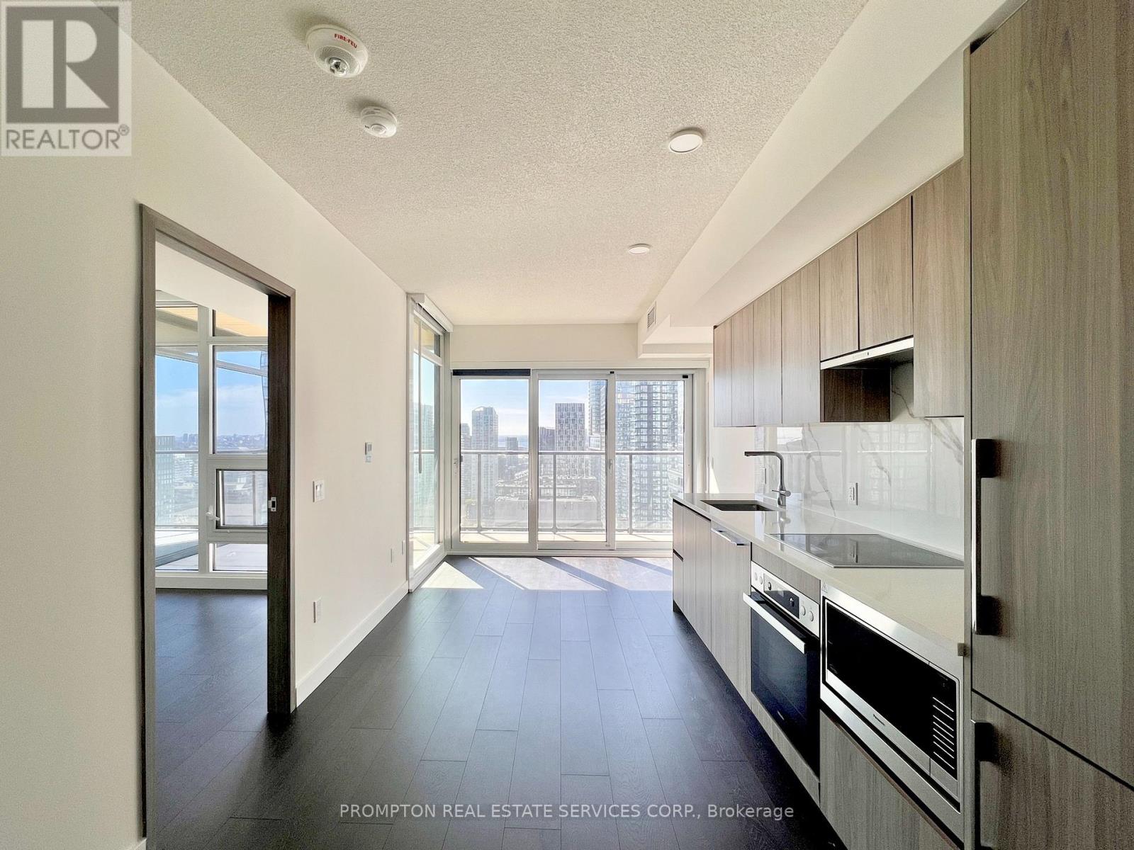 3212 - 3 Concord Cityplace Way, Toronto, Ontario  M5V 0X4 - Photo 2 - C13470364