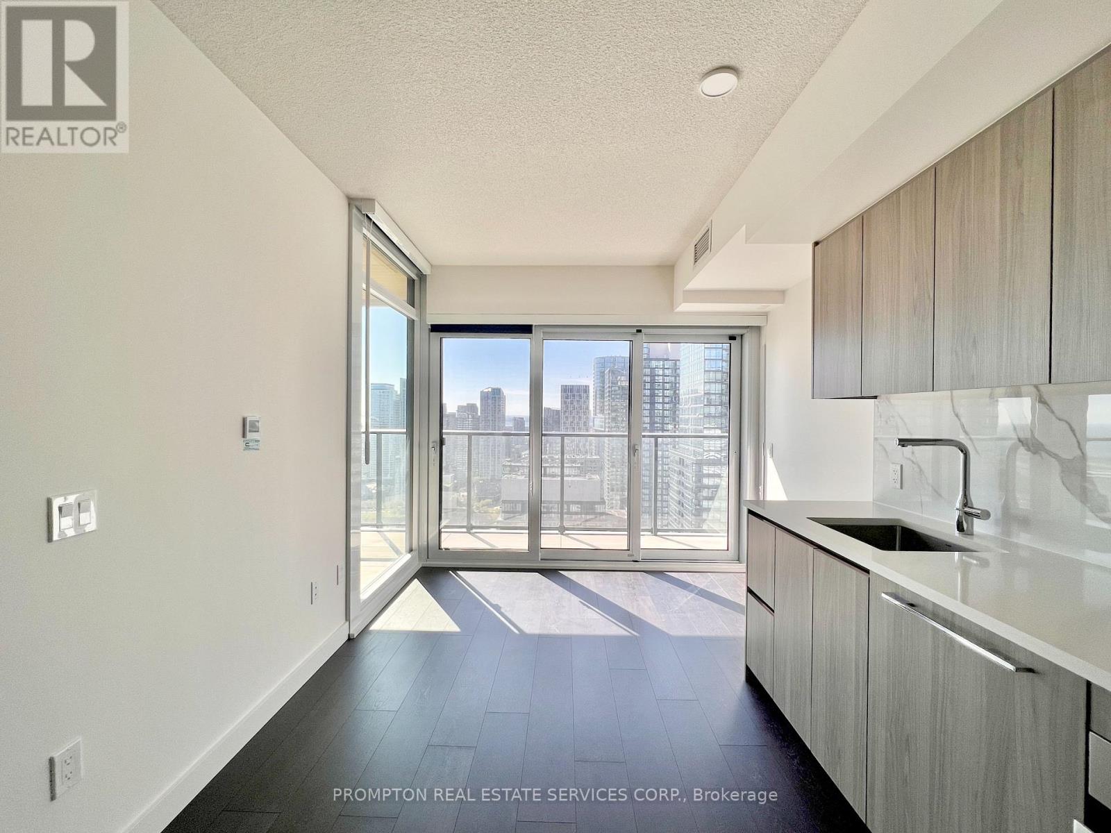 3212 - 3 Concord Cityplace Way, Toronto, Ontario  M5V 0X4 - Photo 5 - C13470364