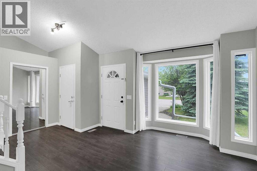 45 Shawinigan Road SW, Calgary, Alberta  T2Y 2V6 - Photo 3 - A2321931