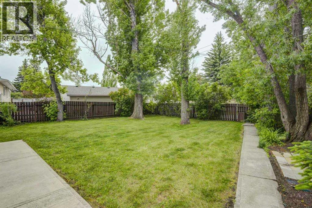 1135 Southglen Drive SW, Calgary, Alberta  T2W 0X2 - Photo 19 - A2322162