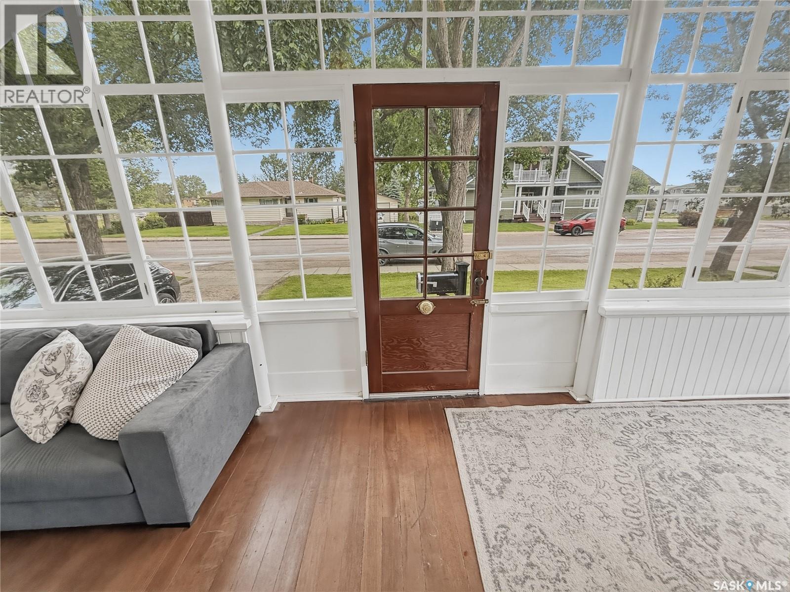 554 4th Avenue Ne, Swift Current, Saskatchewan S9H 2K2 - Photo 8 - SK040147