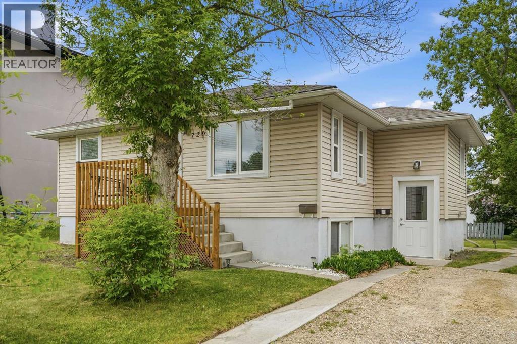 720 69 Avenue SW, Calgary, Alberta  T2V 0P2 - Photo 2 - A2316557