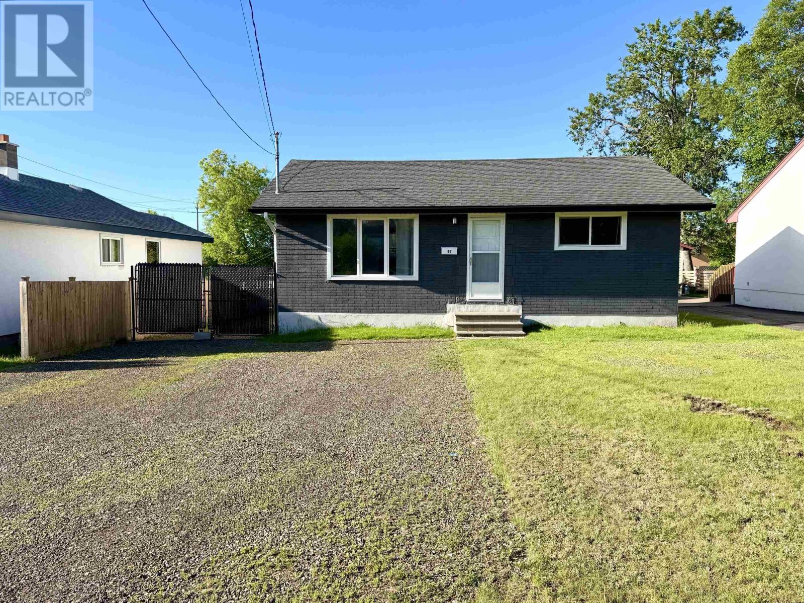 17 Velva Ave, Thunder Bay, Ontario  P7A 6N4 - Photo 2 - TB2601599