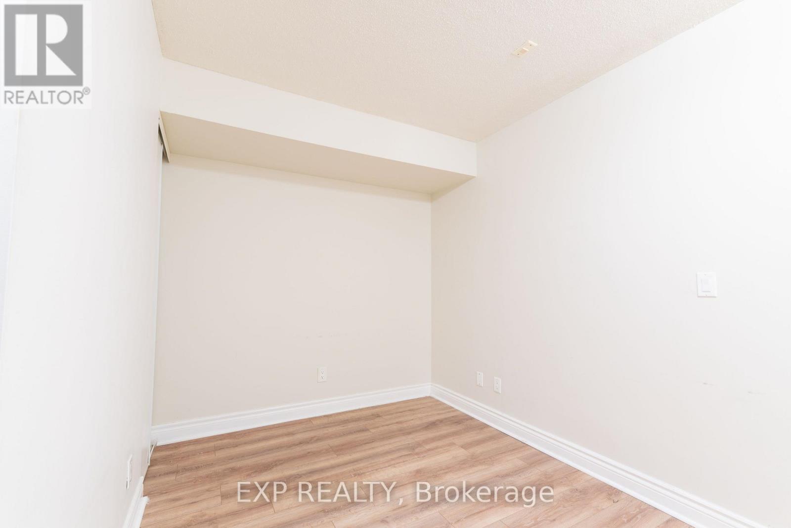 221 - 60 Fairfax Crescent N, Toronto, Ontario  M1L 0E1 - Photo 12 - E13470396