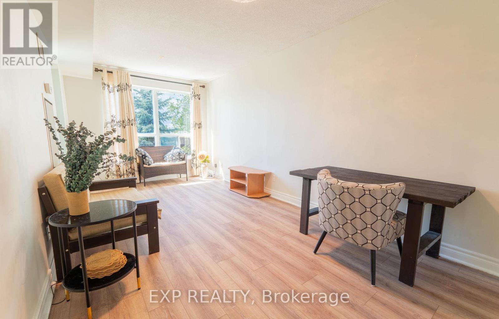 221 - 60 Fairfax Crescent N, Toronto, Ontario  M1L 0E1 - Photo 4 - E13470396