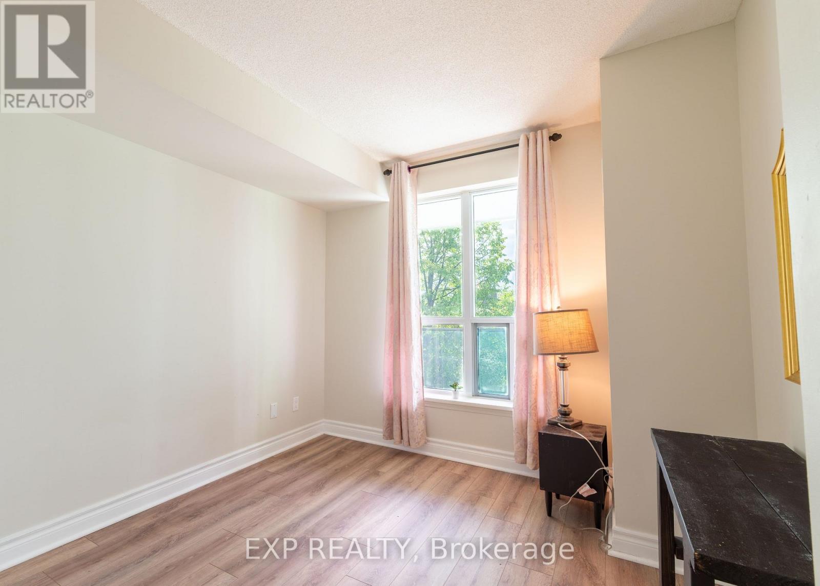 221 - 60 Fairfax Crescent N, Toronto, Ontario  M1L 0E1 - Photo 8 - E13470396