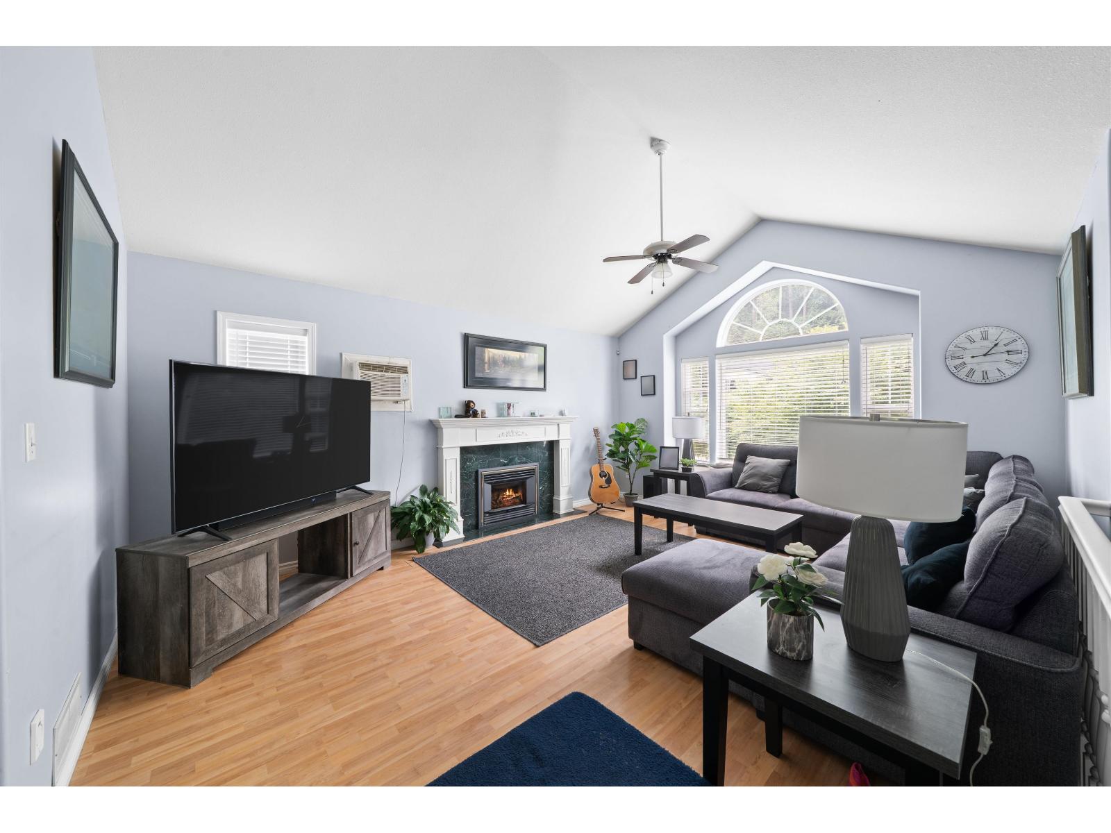 275 Forrest Crescent, Hope, Hope, British Columbia  V0X 1L4 - Photo 3 - R3137858