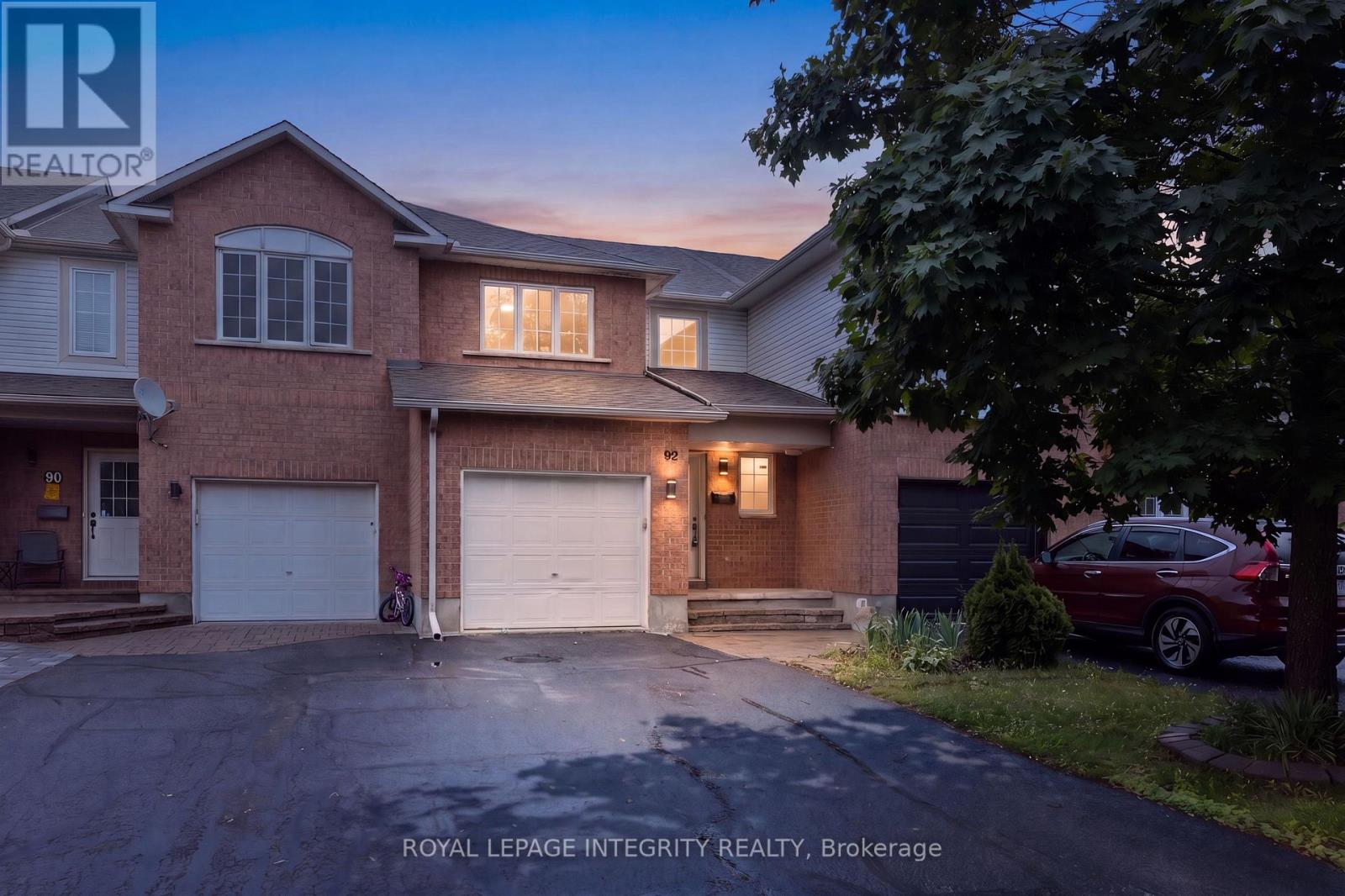 92 INVERKIP AVENUE, Ottawa, Ontario