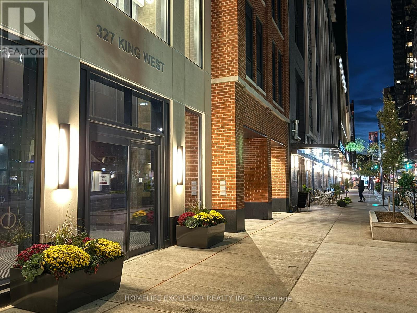 1805 - 327 KING STREET W, Toronto, Ontario