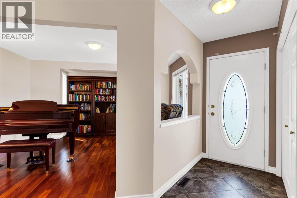 3751 Douglas Ridge Link Se, Calgary, Alberta  T2Z 3H7 - Photo 4 - A2321770