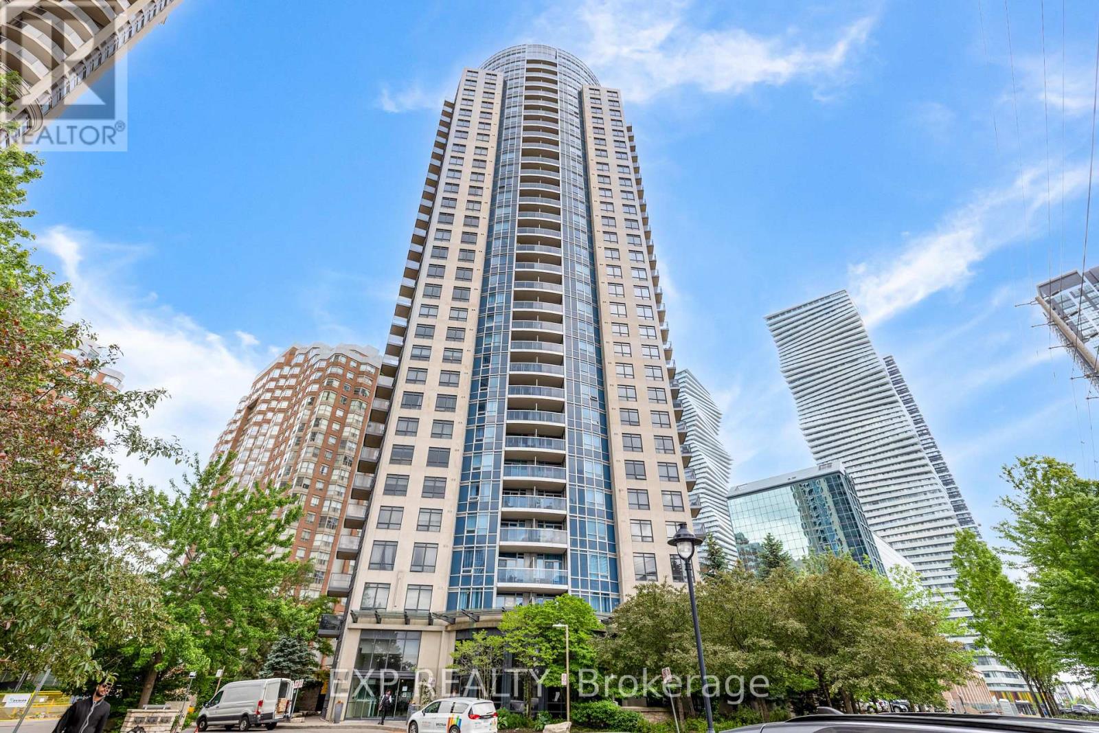 303 - 330 BURNHAMTHORPE ROAD W, Mississauga, Ontario