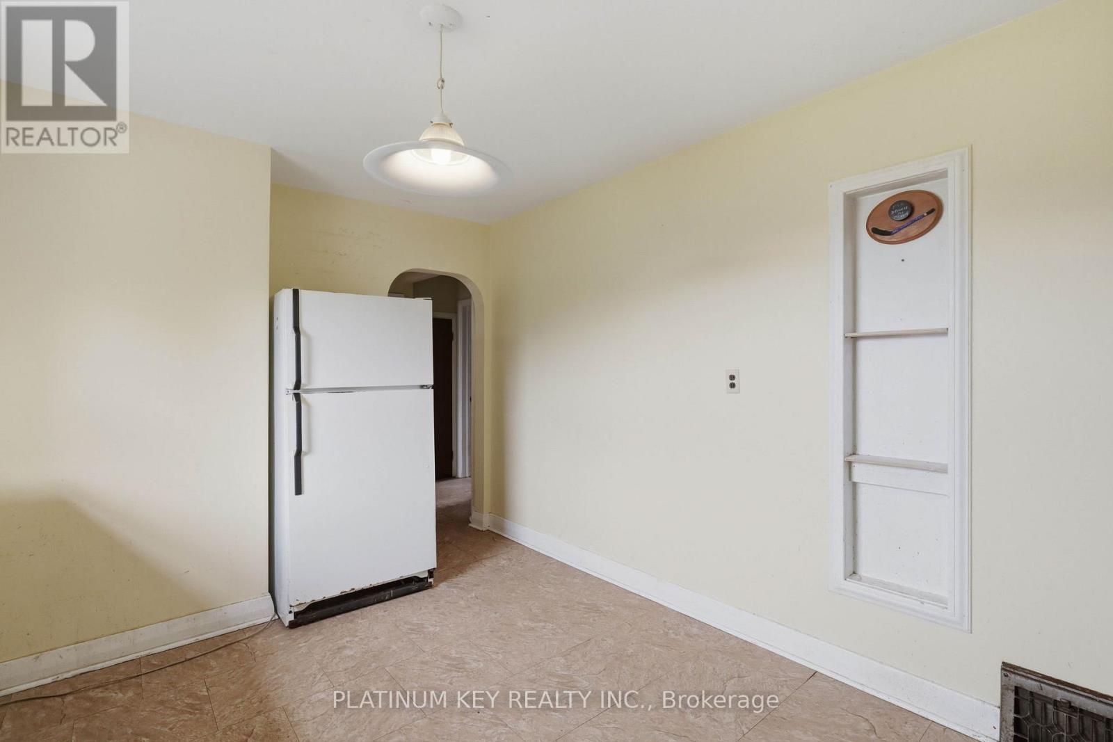 1271 Crumlin Side Road, London East, Ontario  N5V 1R6 - Photo 12 - X13470474