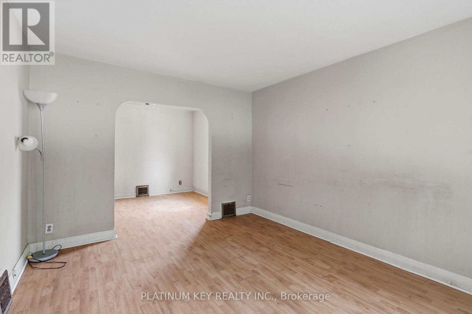 1271 Crumlin Side Road, London East, Ontario  N5V 1R6 - Photo 7 - X13470474