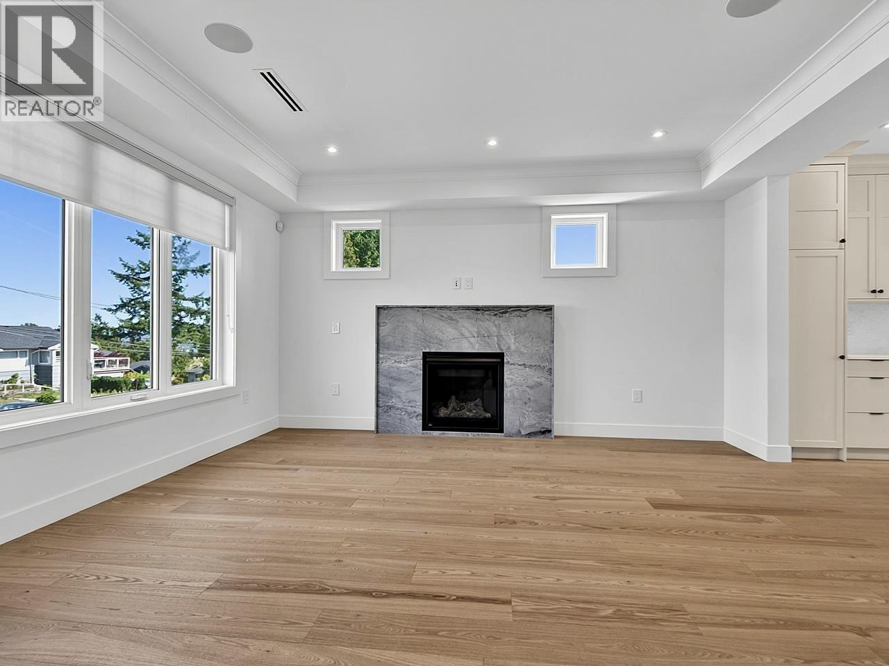 1 8029 Macpherson Avenue, Burnaby, British Columbia  V5J 4P5 - Photo 7 - R3135885