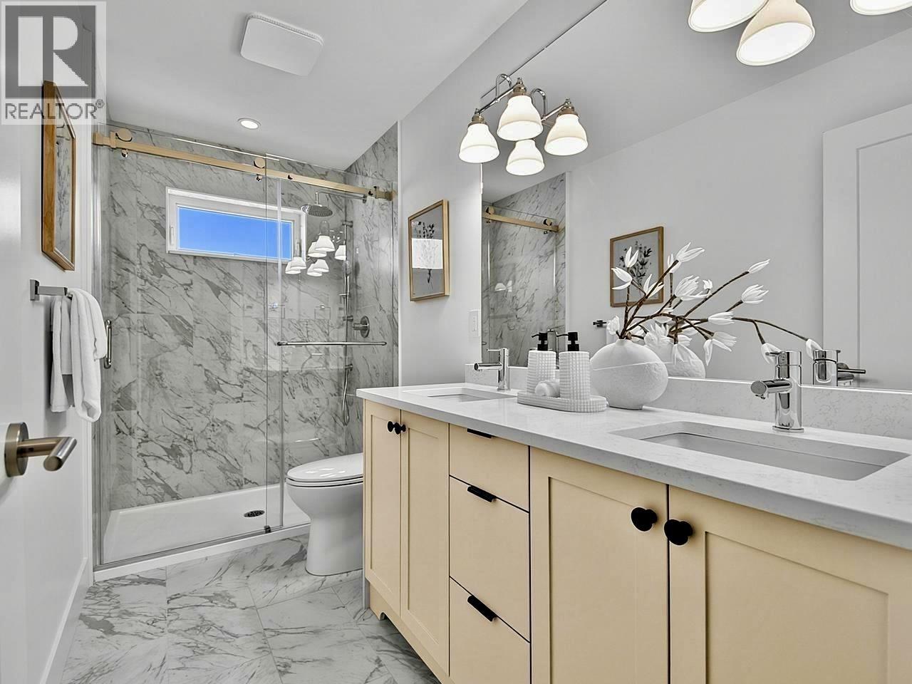 1 8029 Macpherson Avenue, Burnaby, British Columbia  V5J 4P5 - Photo 21 - R3135885