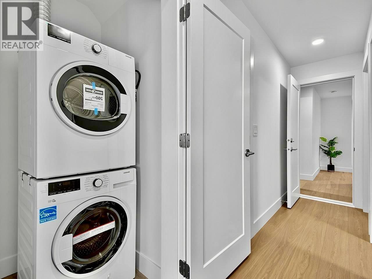 1 8029 Macpherson Avenue, Burnaby, British Columbia  V5J 4P5 - Photo 33 - R3135885