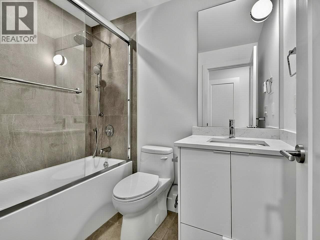 1 8029 Macpherson Avenue, Burnaby, British Columbia  V5J 4P5 - Photo 32 - R3135885