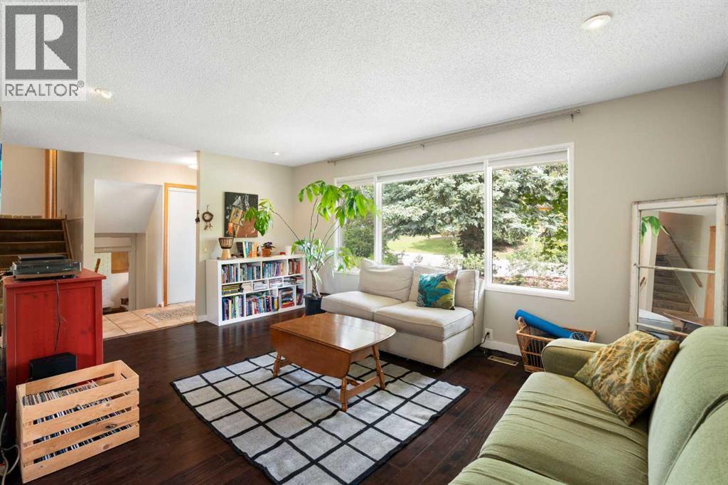 5431 Silverdale Drive Nw, Calgary, Alberta  T3B 3M9 - Photo 5 - A2322846